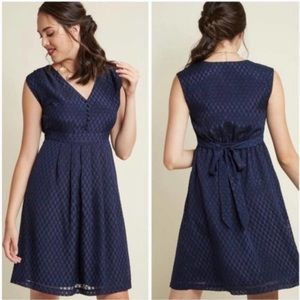 ModCloth Chevron v-neck tie waist sleeveless dress XL